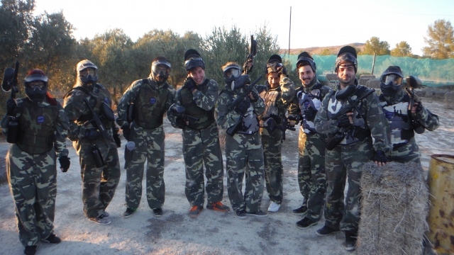 Groupe de joueurs avec l'équipement sur 