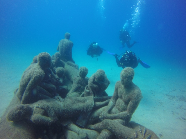 Figuras bajo el mar