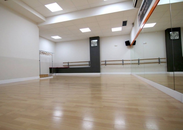  Dance space 