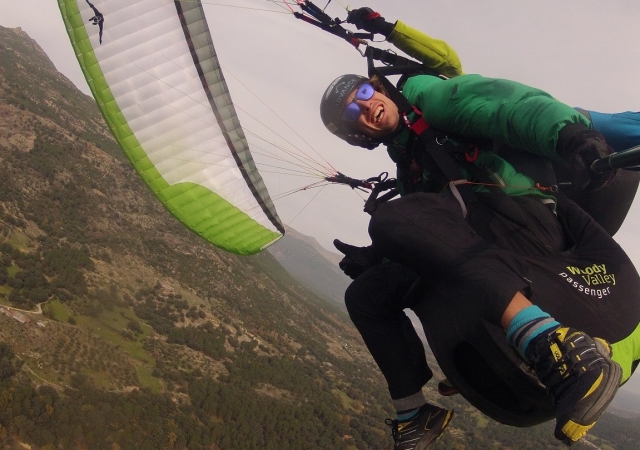  Paragliding flight passenger 