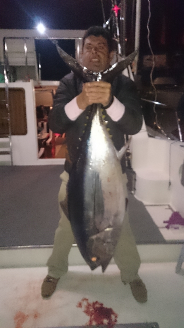  Tenendolo per la coda 