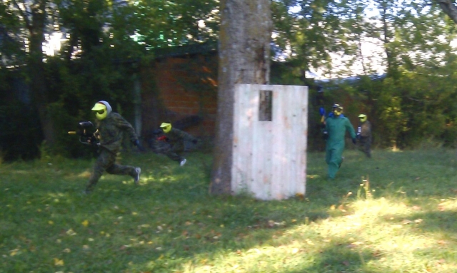Laufen auf dem Paintballfeld