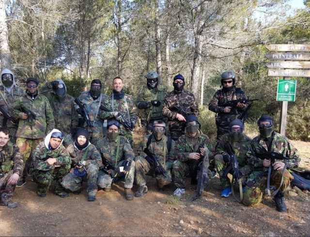  Equipped airsoft players 