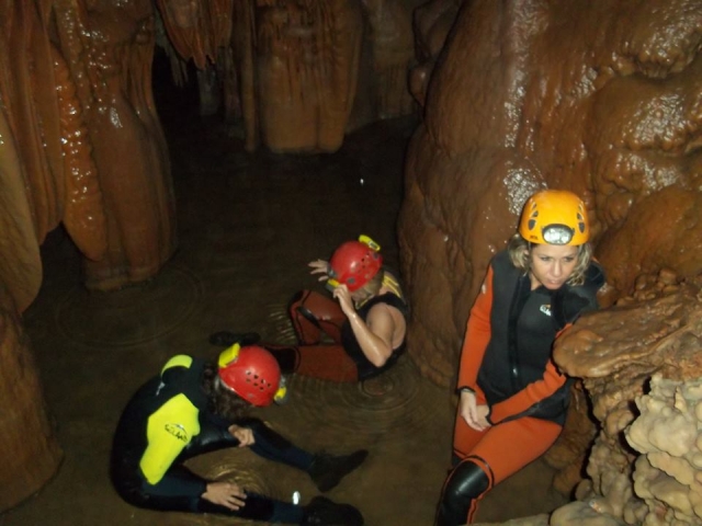  Practicing caving