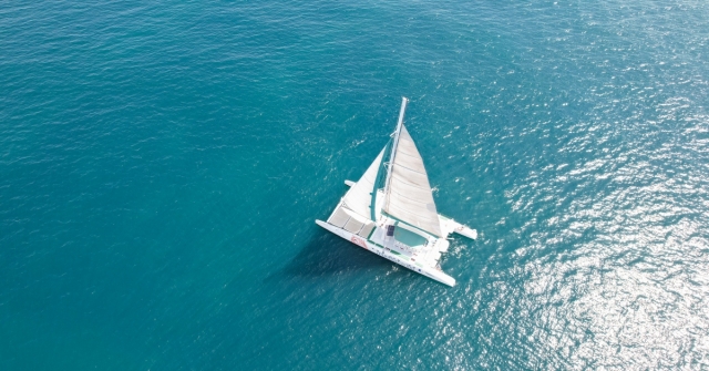 Visitar la playa de Valencia en catamarán