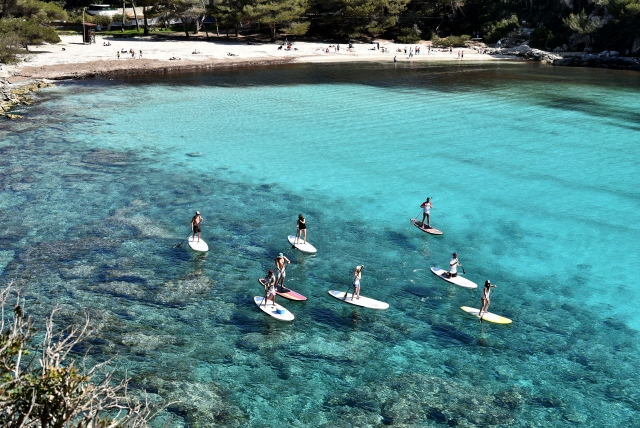  Rota de SUP pelas praias de Menorca 