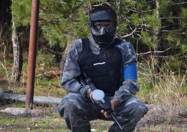 Jugando al paintball en Madrid