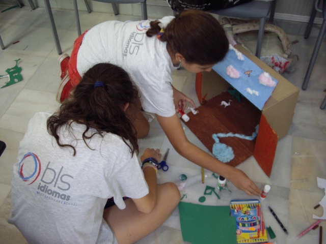 con las manualidades