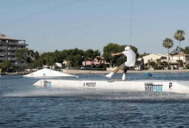 deslizale con su tabla