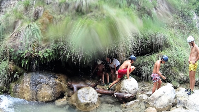  Crossing the river 