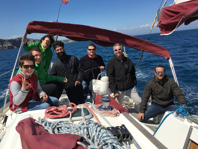 Salida en barco en familia