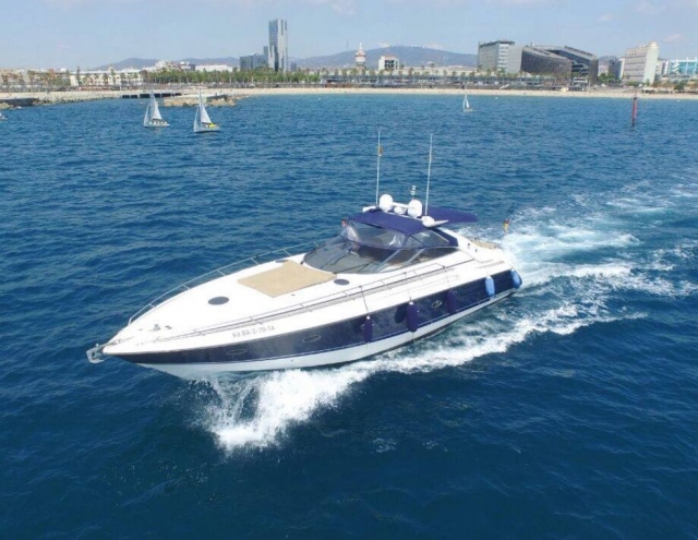  Yacht in front of Barcelona 