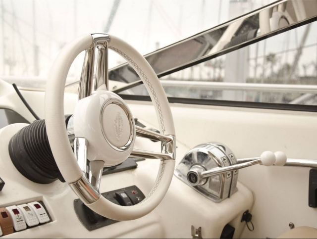  Boat controls