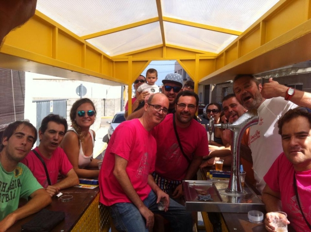 Dentro de la bicibirra