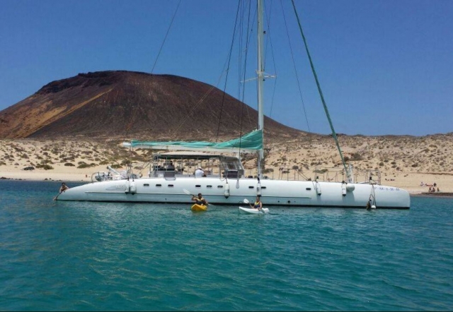 Catamaran de lujo en Canarias