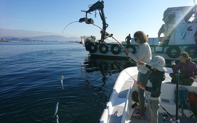  与家人一起钓鱼 Ría de Arousa 