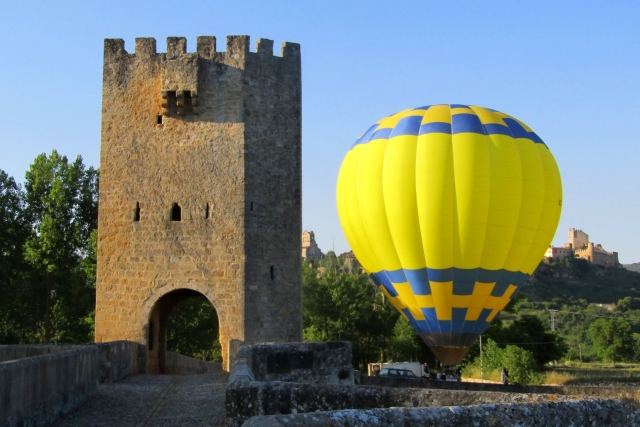 Globo junto al Puente de Frías