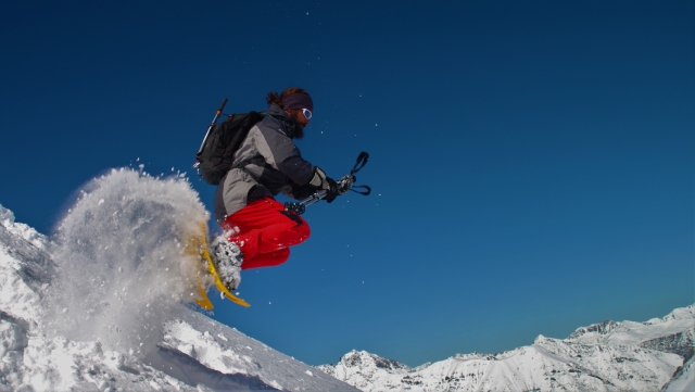  Salti con le racchette da neve 