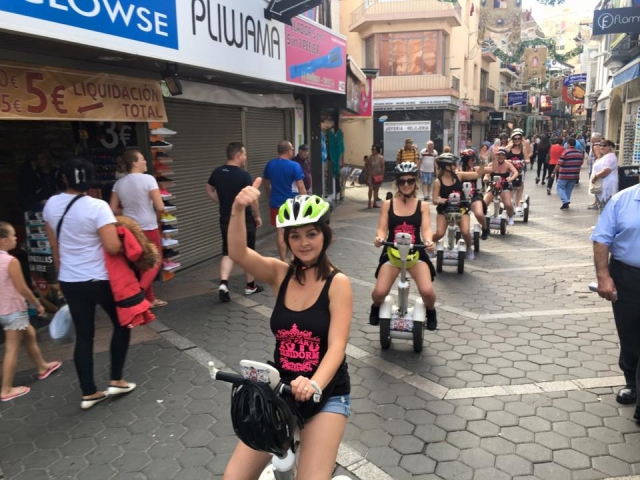 Por las calles de Benidorm en segway