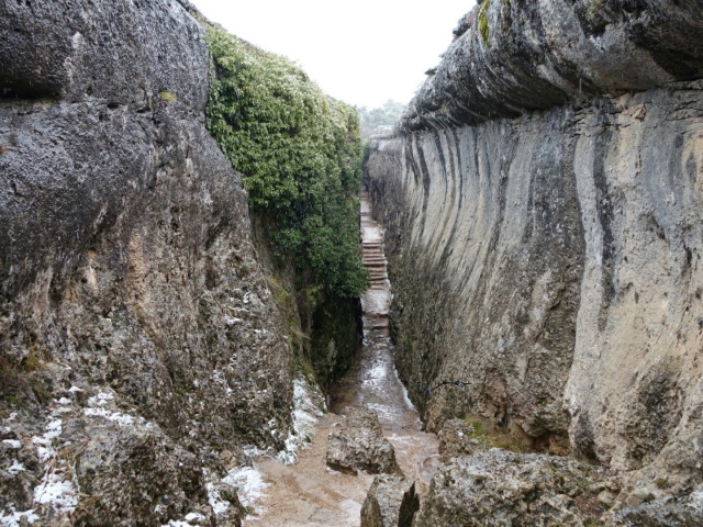  Staircase between the rocks 