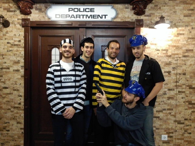 Intenta huir del calabozo