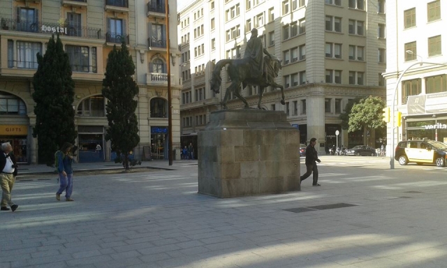 Pasea por las principales plazas