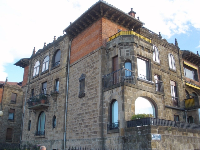 Las Arenas