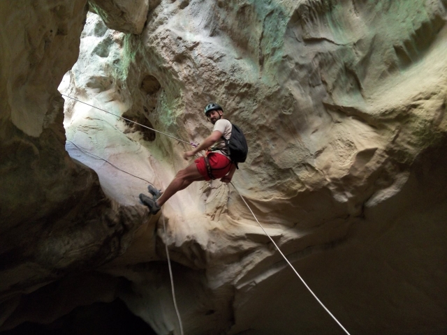 Rapela en las cuevas