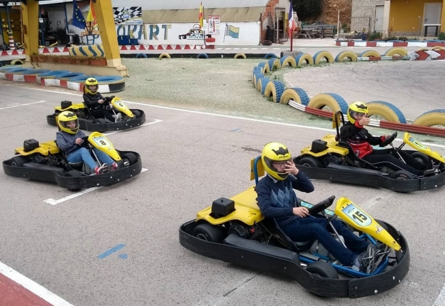  Au départ des karts