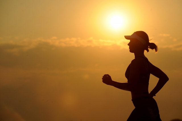  Correr ao pôr do sol 