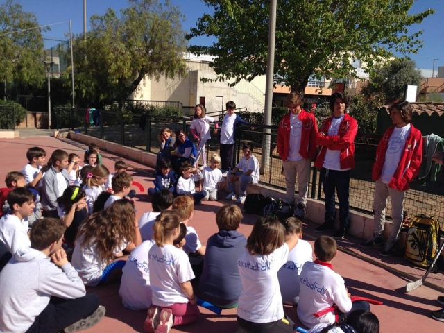  与老师在跑道上