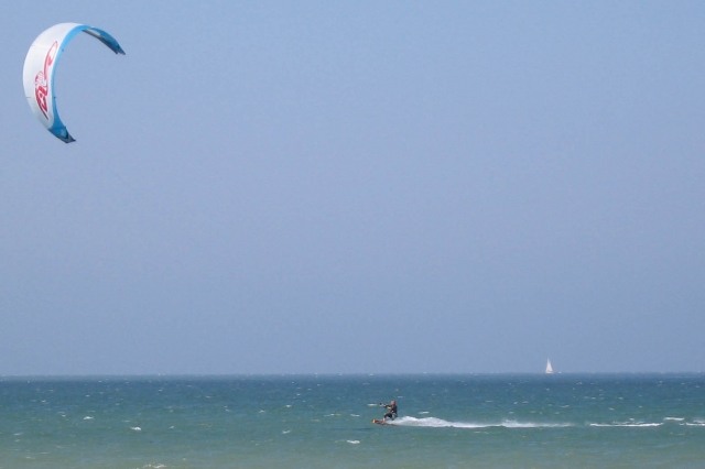  blue kitesurfing 