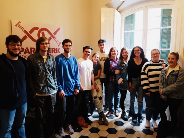 Grupo de alumnos en la escape room