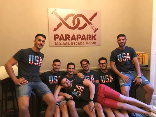 Despedida de soltero todos uniformados