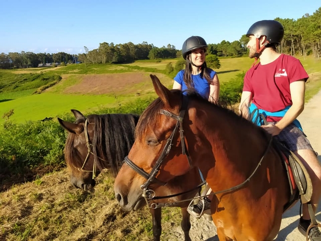 A caballo en pareja