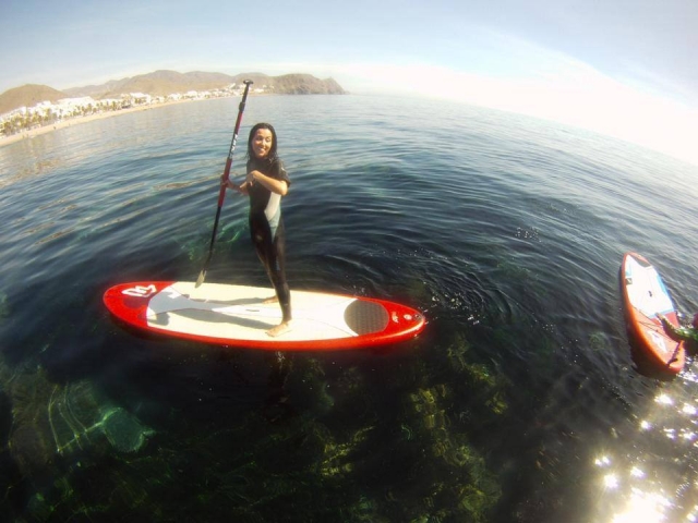 en equilibrio sobre la tabla