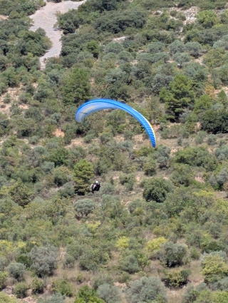 res_o-65615-parapente_de_phaedra-julia-kiko-y-edgar_1000092097_1756658985159.jpg