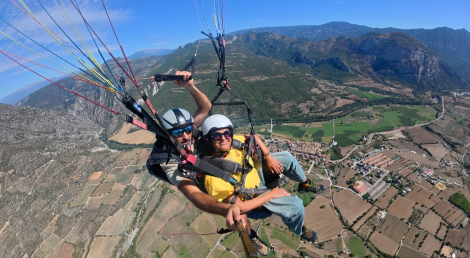 res_o-67880-parapente_de_daniel-paredes-ribera_1791979534921.jpg