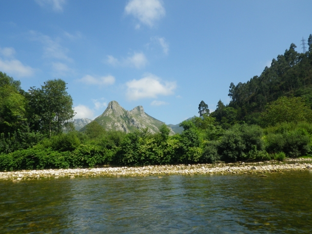  蝶鞍河畔 