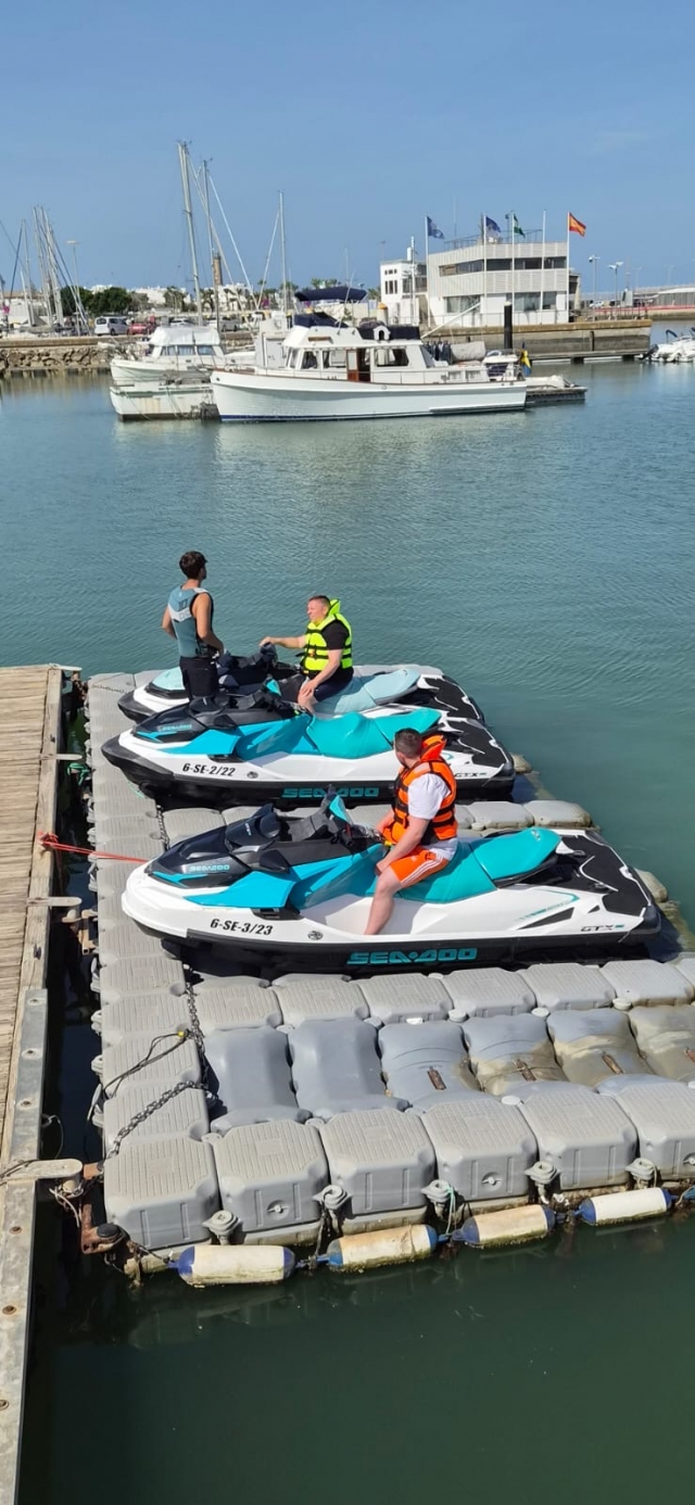 Opinión de Hugo sobre Ruta moto de agua al Barco del Arroz, 30 minutos