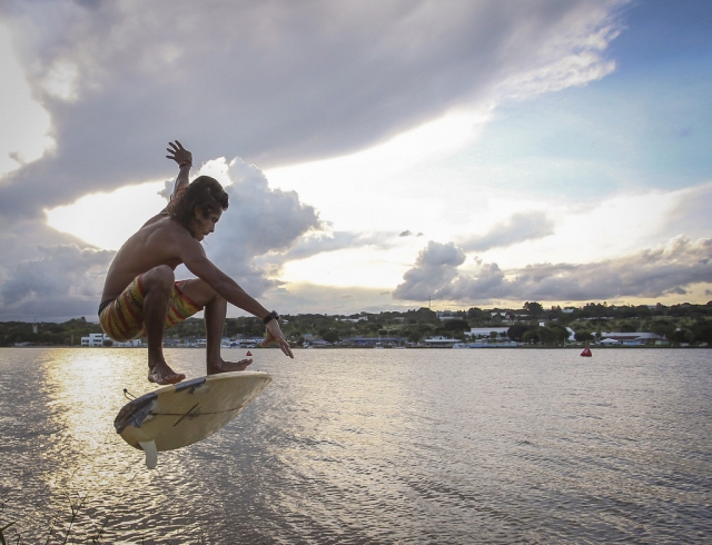  saltare con la tavola 