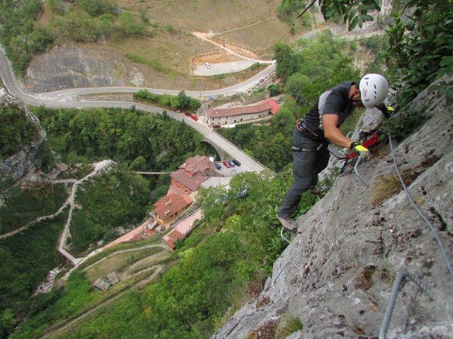 subindo via ferrata 