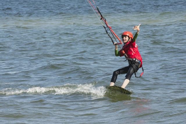 Joven alumno de kite en Cangas