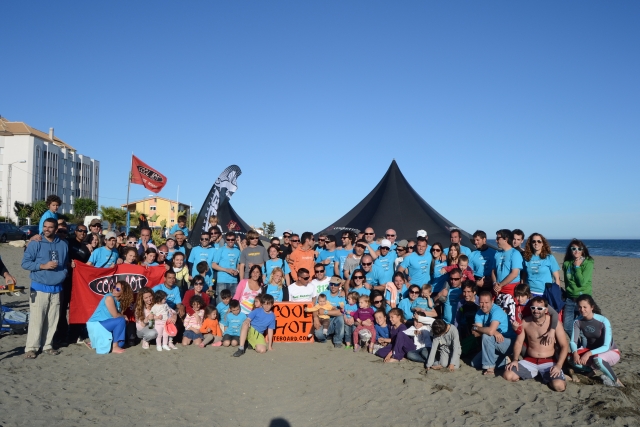Alumnos en la carpa de la playa