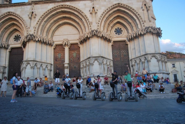  Amici in Plaza Mayor Cuenca 