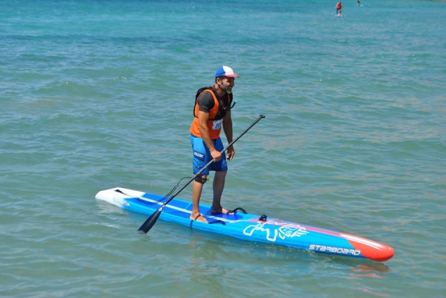  Lachen auf dem Brett 