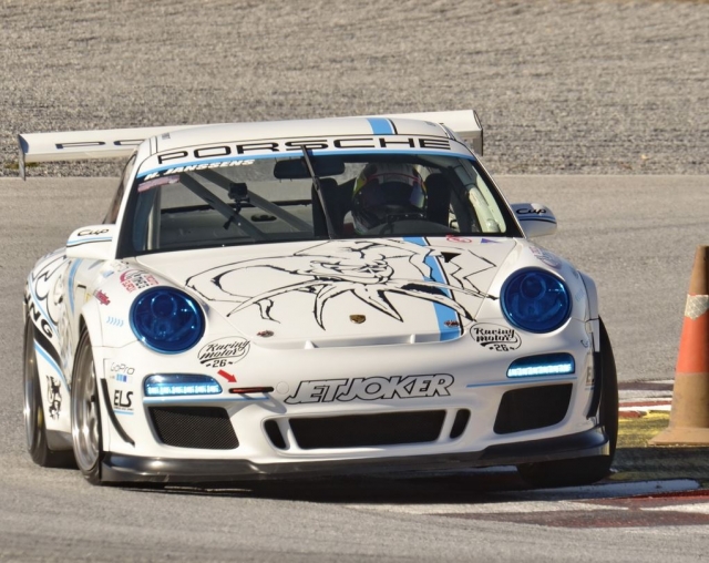  Porsche in the curve 