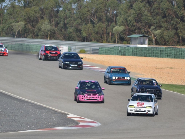  Touring cars in competition
