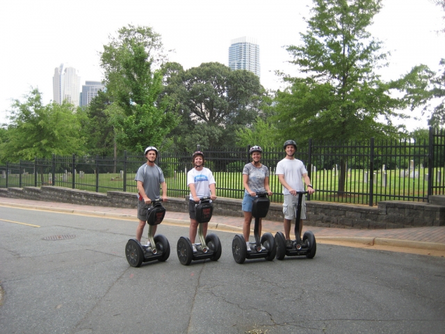 En segway con el equipo