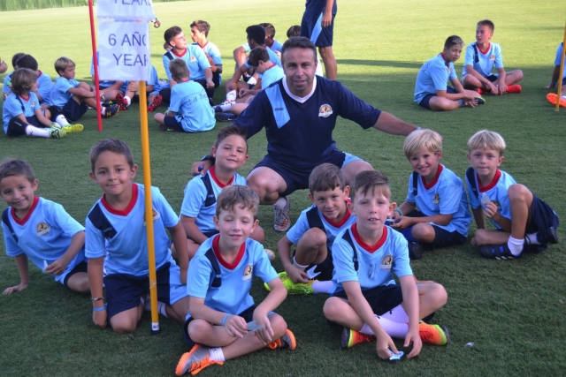 geupo de pequenos grandes futbolistas